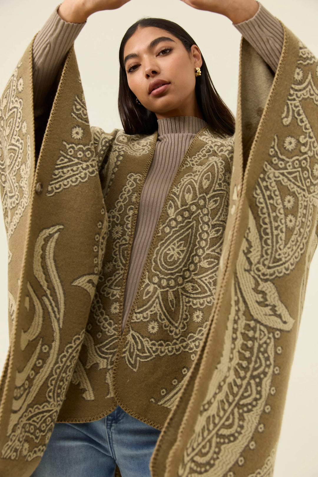 Lucia Cape - OSFA - Stone Paisley