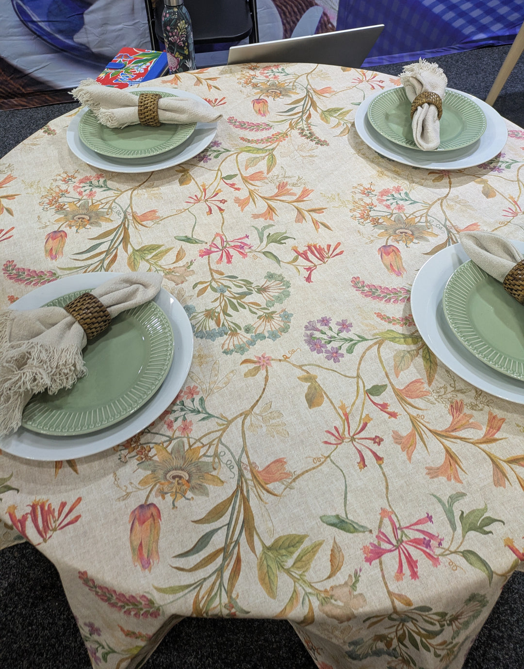 Round Stain Resistant Tablecloth -150 cm