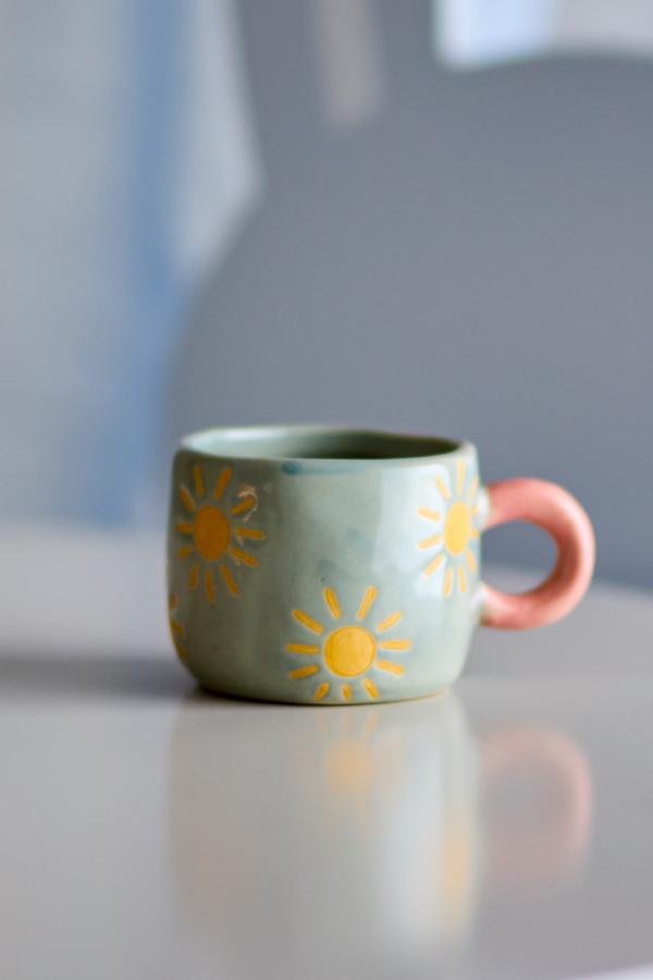 Nini Cup - Green with Yellow Suns