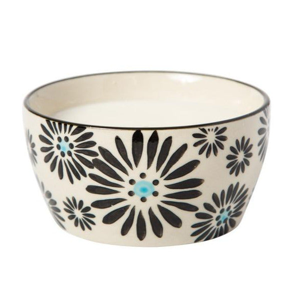 Lush 5.5oz Soy Wax Candle - Cardamon & Tonka Bean