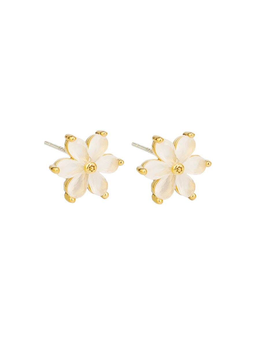 Tiger Tree White Petal Daisy Studs